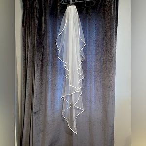 Bridal Veil with silk trim (worn once for photos only!)
